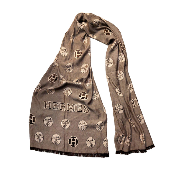 HERMÈS Iconic Brown & Beige  Reversible H Horse & Carriage Print Scarf Pre-owned - Picture 2 of 16
